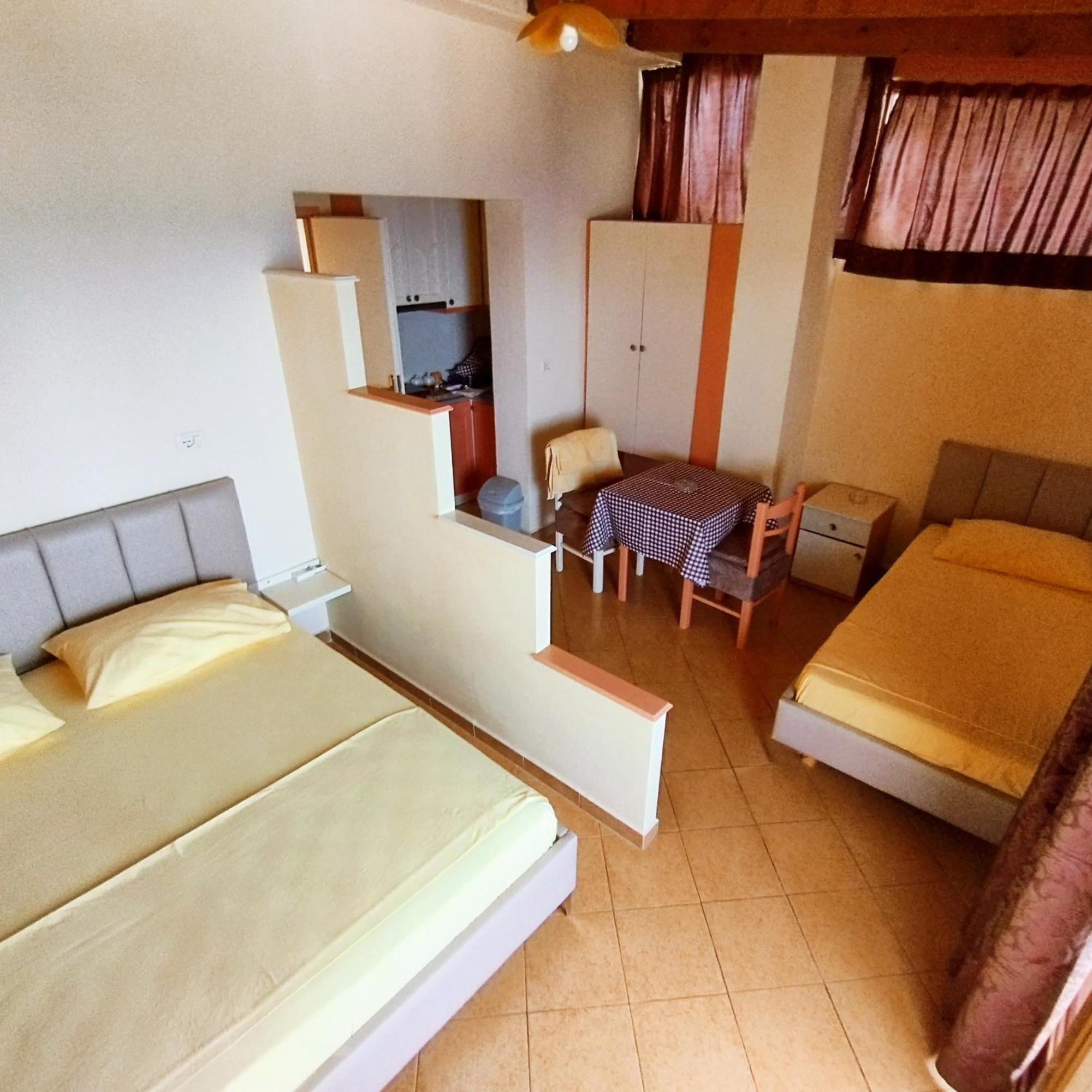 Mejdi Apartments Sarande Room photo